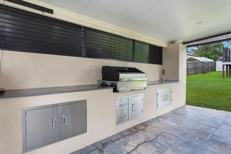 15 Coleman Street, Leichhardt QLD 4305