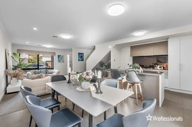 Second view of Homely house listing, 8 Selhurst Park Road, Mulgrave VIC 3170
