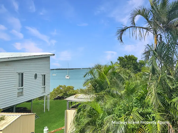 76 Western Road, Macleay Island QLD 4184