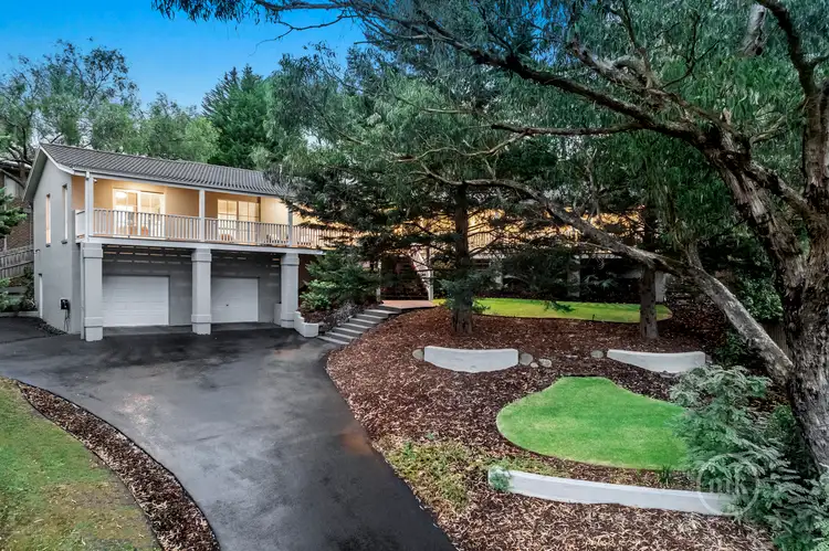 9 Glen Gully Road, Eltham North VIC 3095