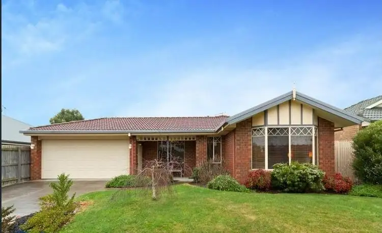 36 Hutchinson Drive, Lynbrook VIC 3975