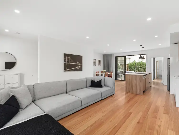 32 Macfarlane Street