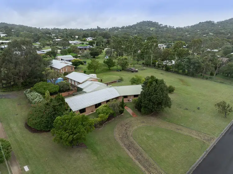 2 Pizzoni Road, Glenvale QLD 4350