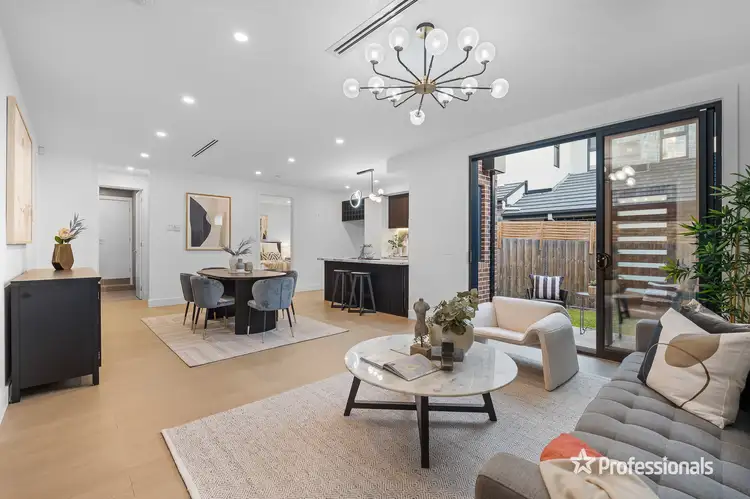 2/38 Strabane Avenue, Mont Albert North VIC 3129
