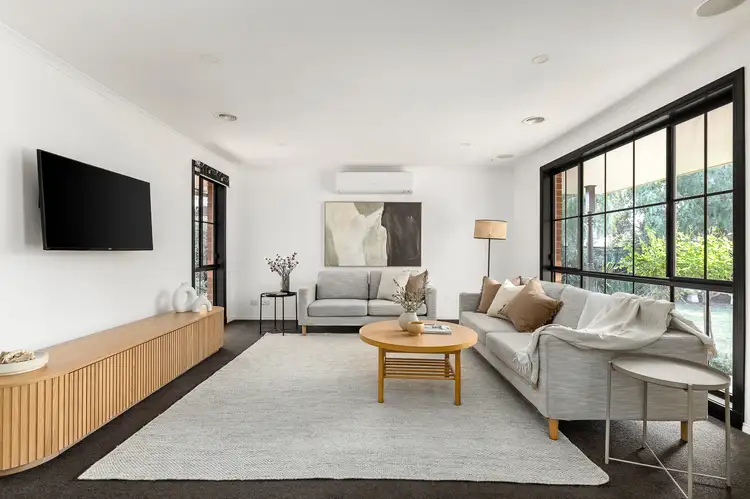 2 Little Acre Close