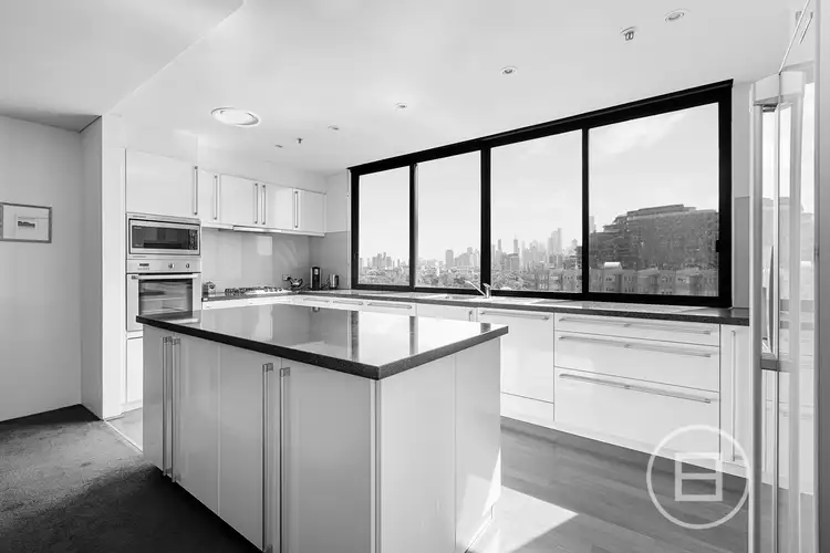 8B/29 Queens Road, Melbourne VIC 3004