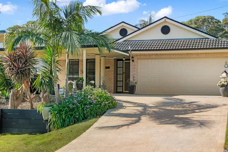 10 Woodlawn Avenue, Burrill Lake NSW 2539