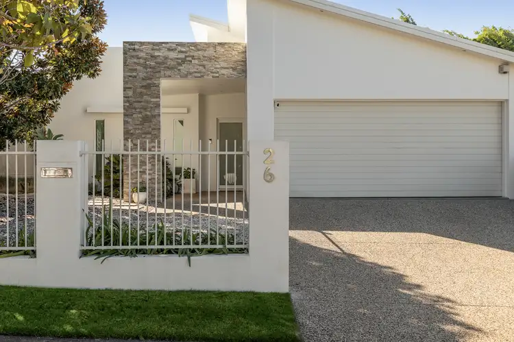 26 Curzon Street, Mount Lofty QLD 4350