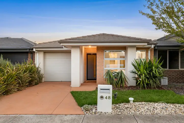 48 Gyrfalcon Way