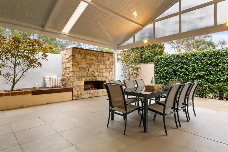 6 Long Angle Road, Yellow Rock NSW 2777