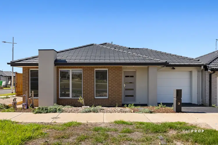 9 Tolkien Drive, Mambourin VIC 3024