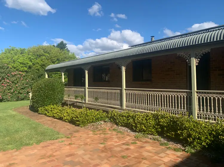 Cottage @/37-39 Caalong Street, Robertson NSW 2577