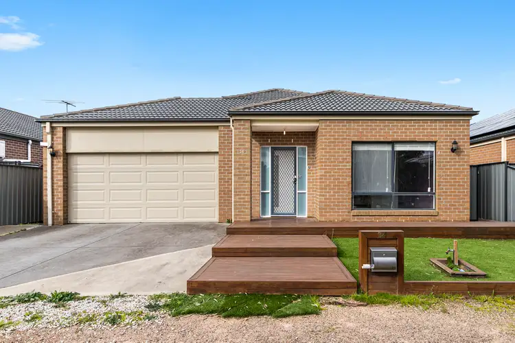 9 Beachview Parade, Sanctuary Lakes VIC 3030