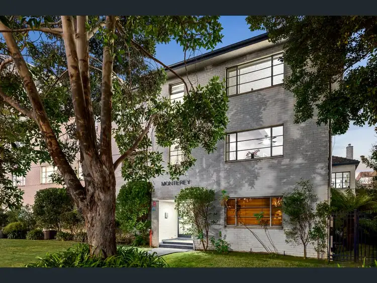 12/17 Queens Road, Melbourne VIC 3004