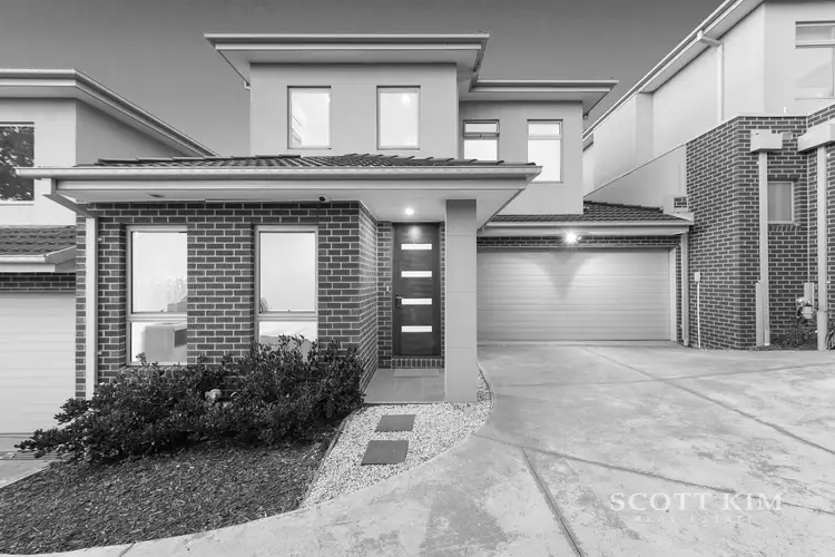 Main view of Homely townhouse listing, 2/3 Hume Court, Ashwood VIC 3147