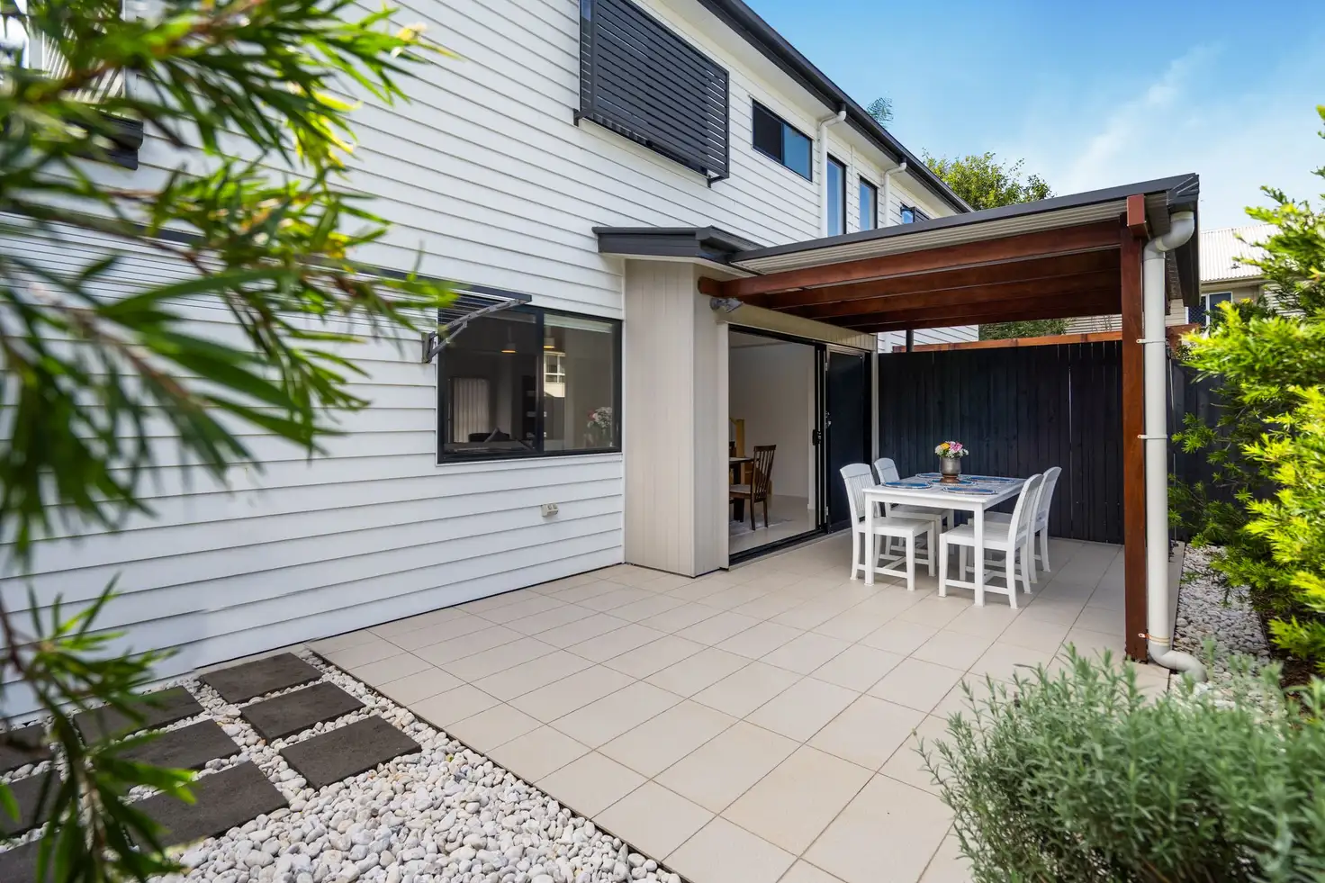 Main view of Homely townhouse listing, 2/111 Ekibin Road, Annerley QLD 4103
