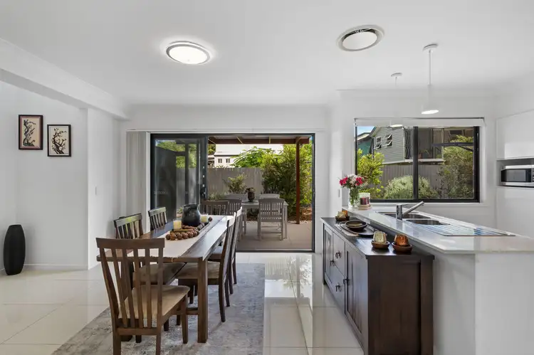 Fourth view of Homely townhouse listing, 2/111 Ekibin Road, Annerley QLD 4103