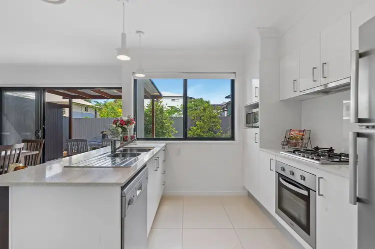 Fifth view of Homely townhouse listing, 2/111 Ekibin Road, Annerley QLD 4103