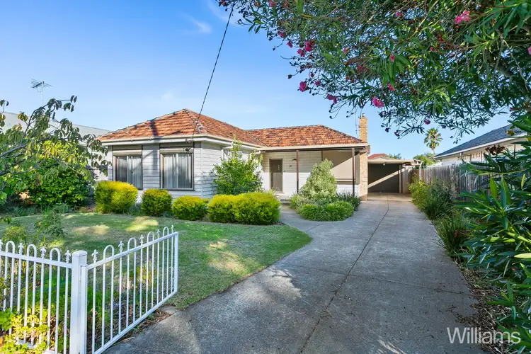 11 Rosshire Road, Newport VIC 3015
