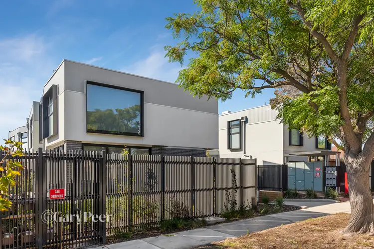 2/11-13 Oakleigh Road, Carnegie VIC 3163