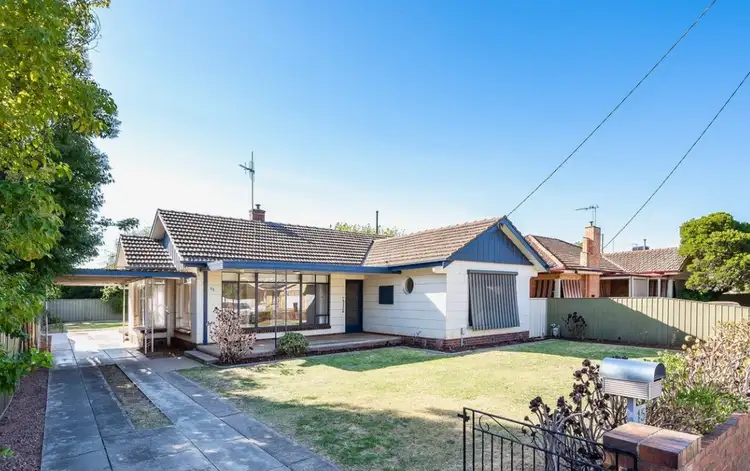 15 Gloucester Crescent