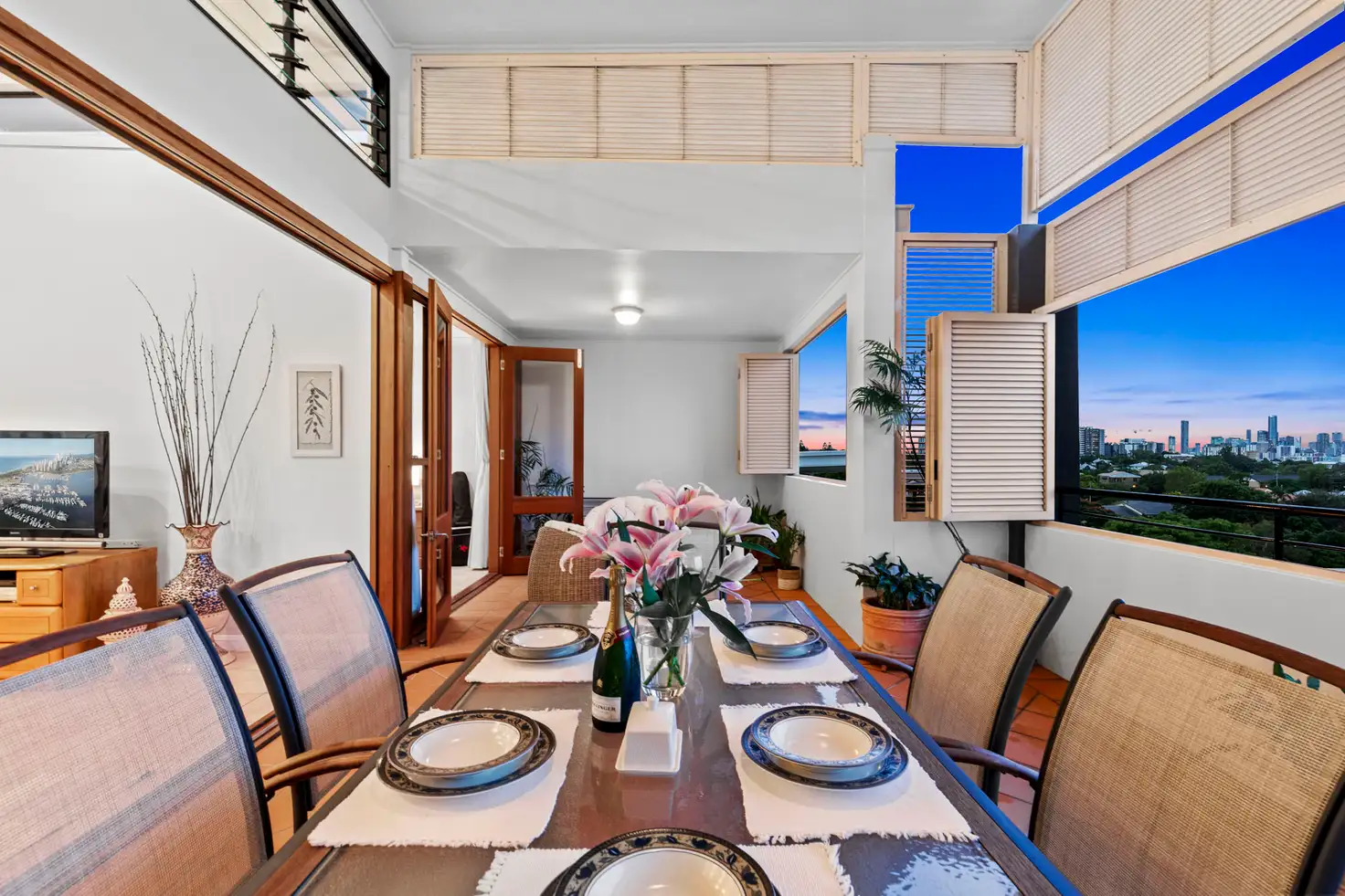 Main view of Homely unit listing, 10/98 Cunningham Street, Taringa QLD 4068
