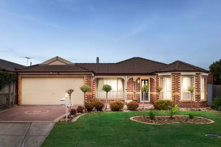 8 Cassinia Close, Delahey VIC 3037