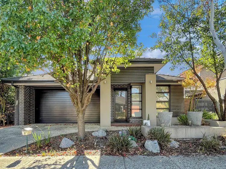 9 Holsteiner Terrace, Clyde North VIC 3978