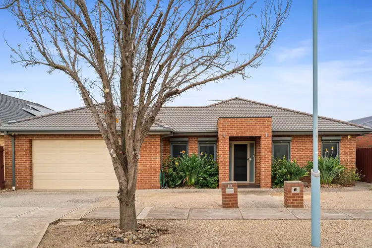 19 Edgecliff Close, Taylors Hill VIC 3037