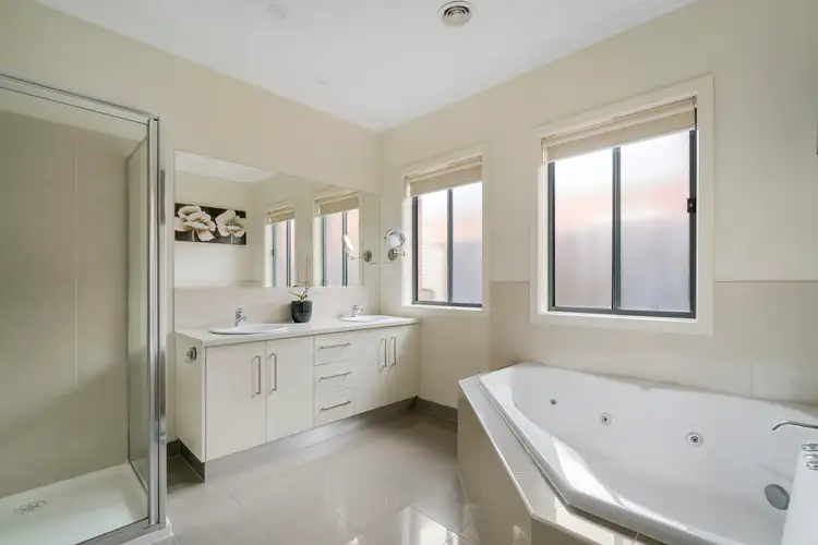 Fourth view of Homely house listing, 19 Edgecliff Close, Taylors Hill VIC 3037