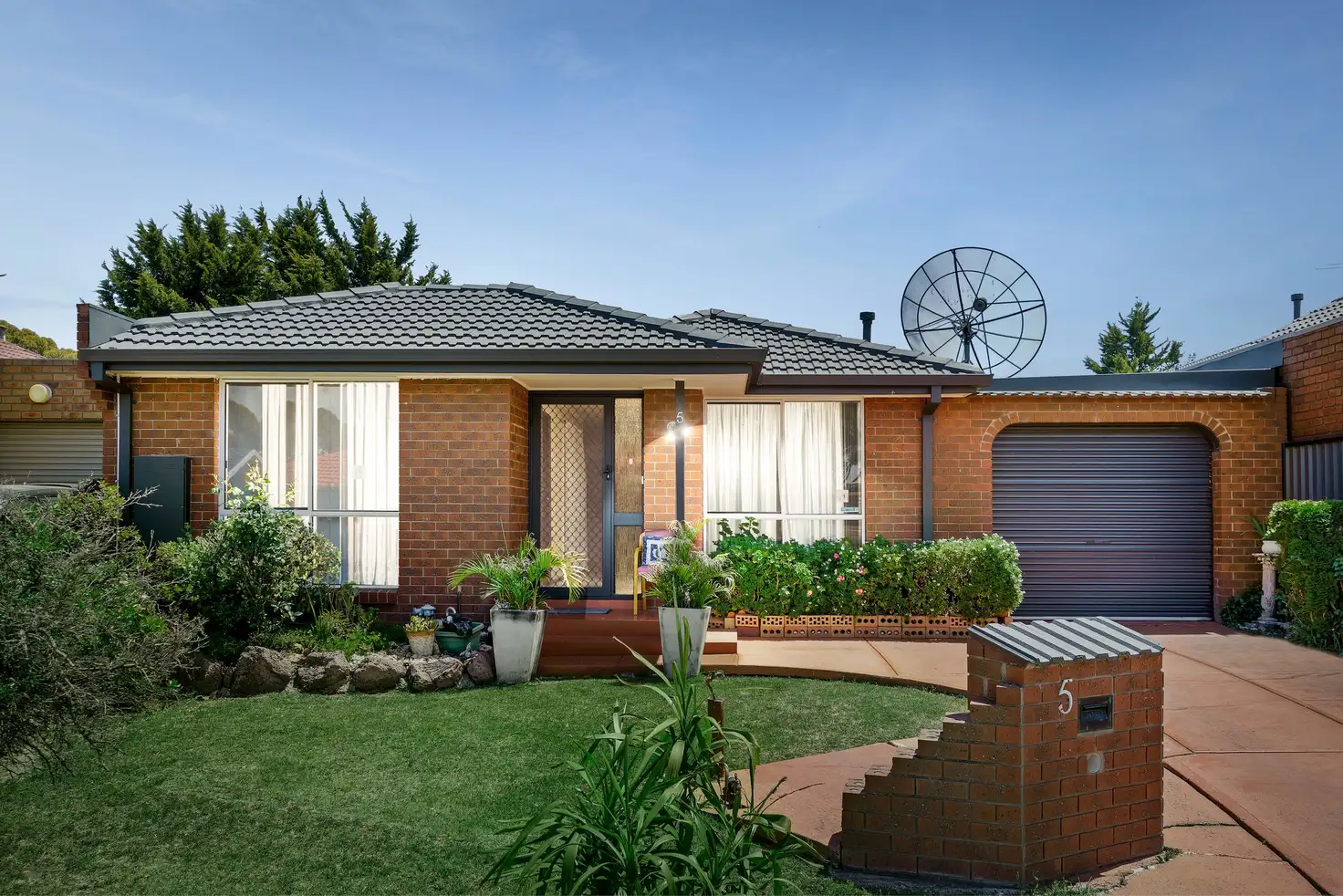 Main view of Homely house listing, 5 Flint Crescent, Delahey VIC 3037