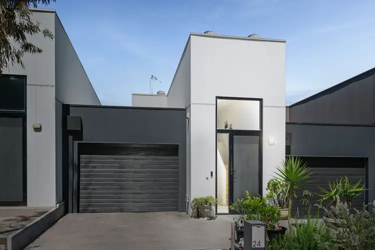 24 Lorikeet Court, Sunshine North VIC 3020