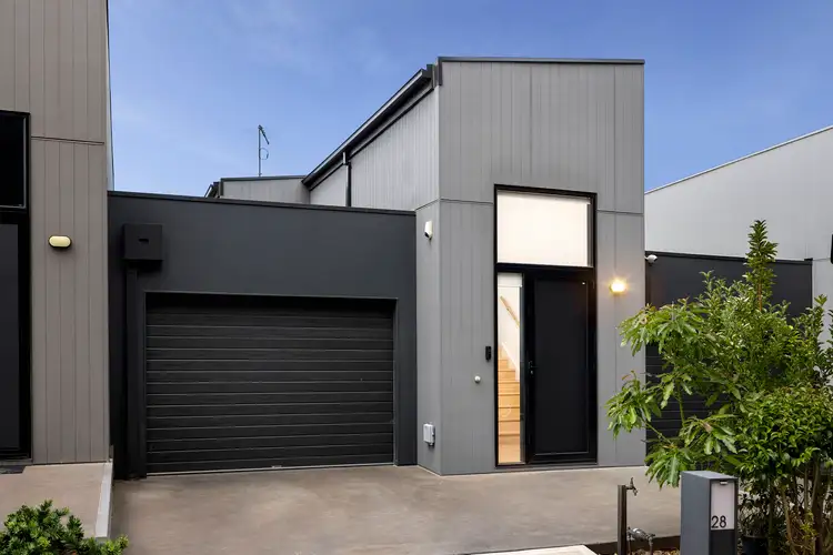 28 Lorikeet Court, Sunshine North VIC 3020