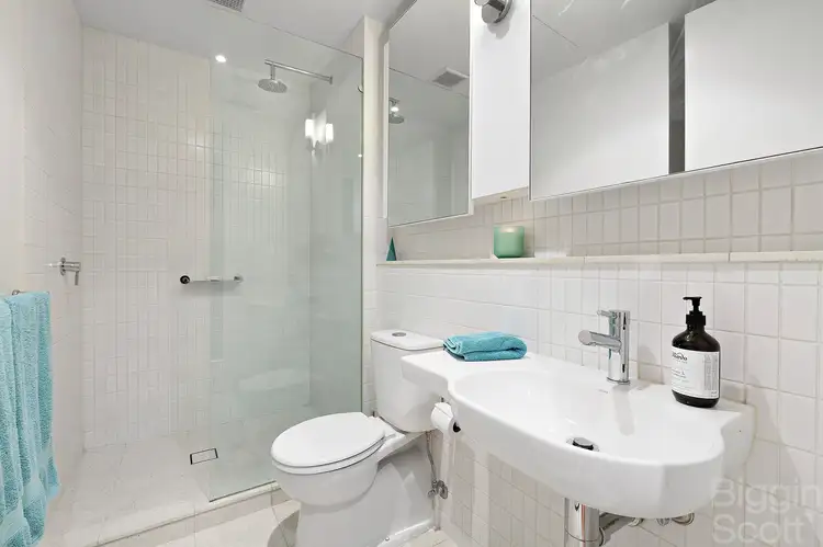 Fourth view of Homely apartment listing, 2/26-28 Broadway, Elwood VIC 3184