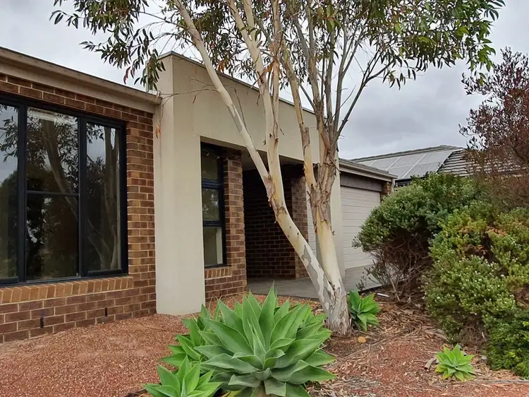 3 Adon Walk, Manor Lakes VIC 3024