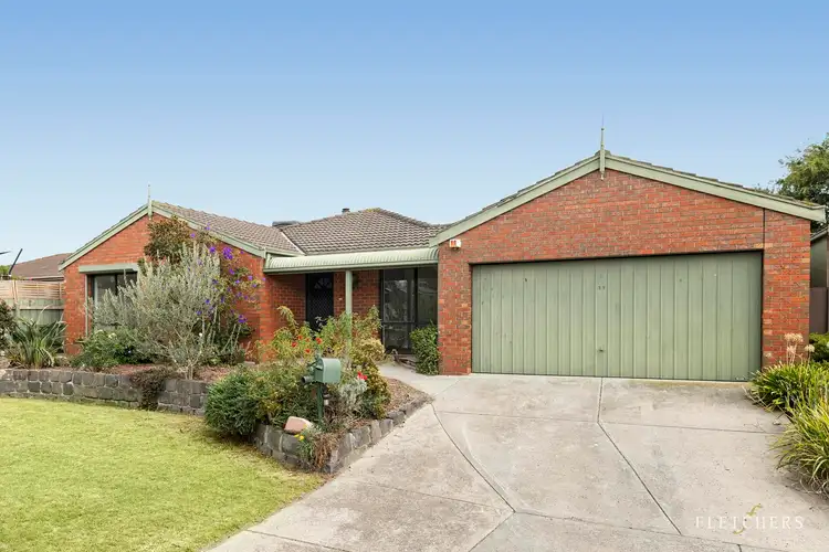 17 Broome Crescent, Cranbourne North VIC 3977