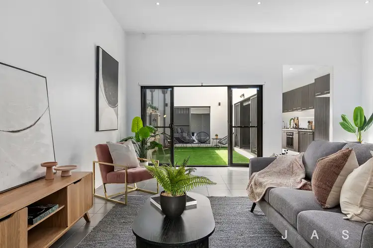 2/12-20 Broadway, Caroline Springs VIC 3023
