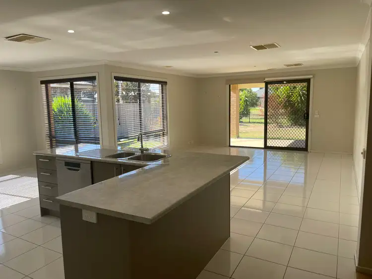 10 Prospect Crescent, Kialla VIC 3631