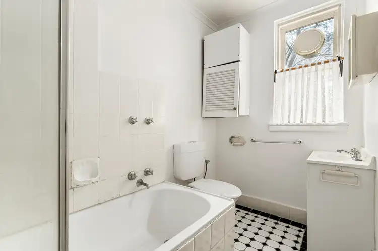 Fifth view of Homely apartment listing, 2/42 Eastbourne Street, Windsor VIC 3181