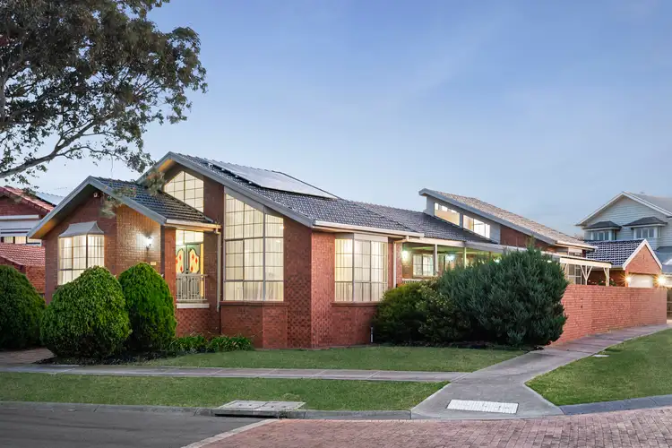 1 Medici Court, Taylors Lakes VIC 3038