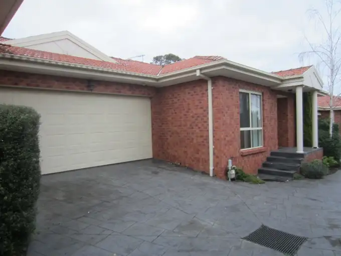 2/21 Newbigin Street, Burwood VIC 3125