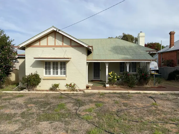 11 Falcon Street