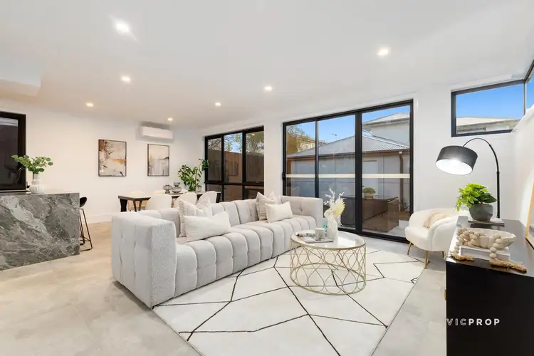 18 Wantirna Road, Ringwood VIC 3134