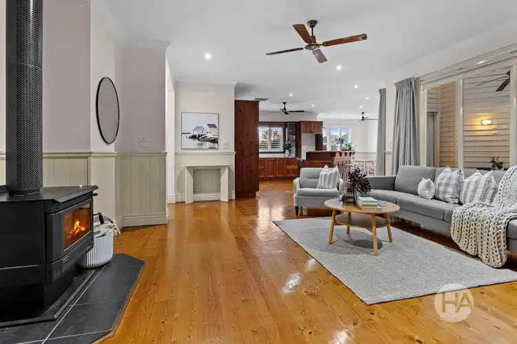 Second view of Homely house listing, 10 Leonina Court, Somerville VIC 3912
