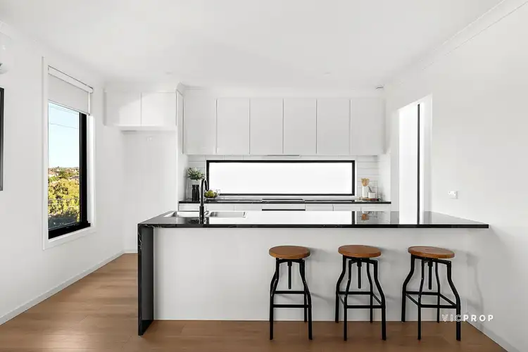 Fifth view of Homely townhouse listing, 2/130 Manningham Road, Bulleen VIC 3105