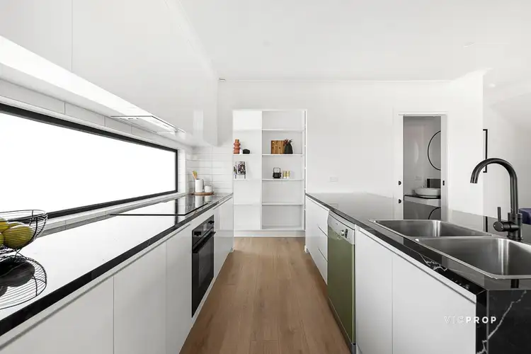 Sixth view of Homely townhouse listing, 2/130 Manningham Road, Bulleen VIC 3105