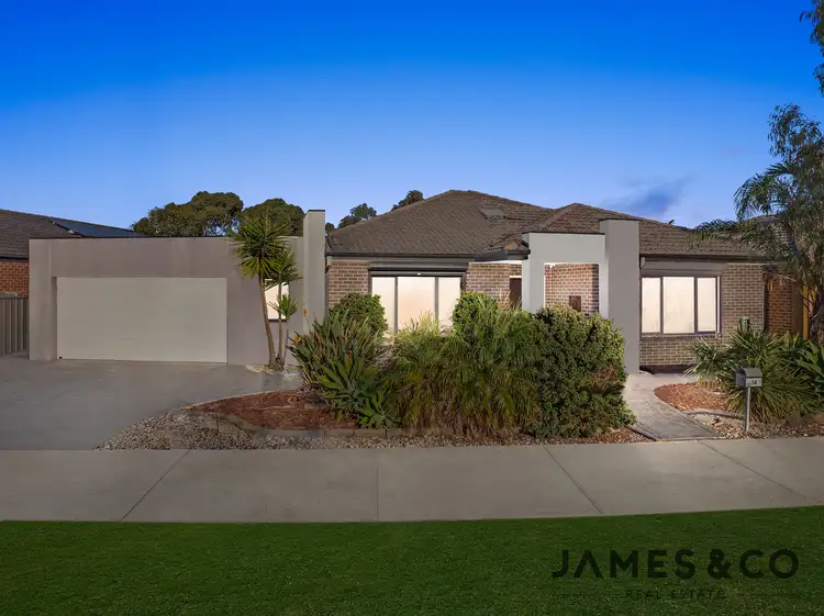 14 Dixon Creek Drive