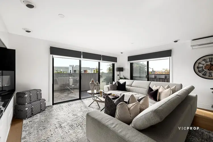1/736 Doncaster Road, Doncaster VIC 3108