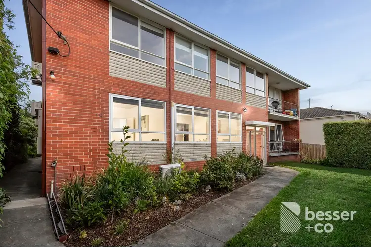 2/10 Sebastopol Street, Caulfield North VIC 3161