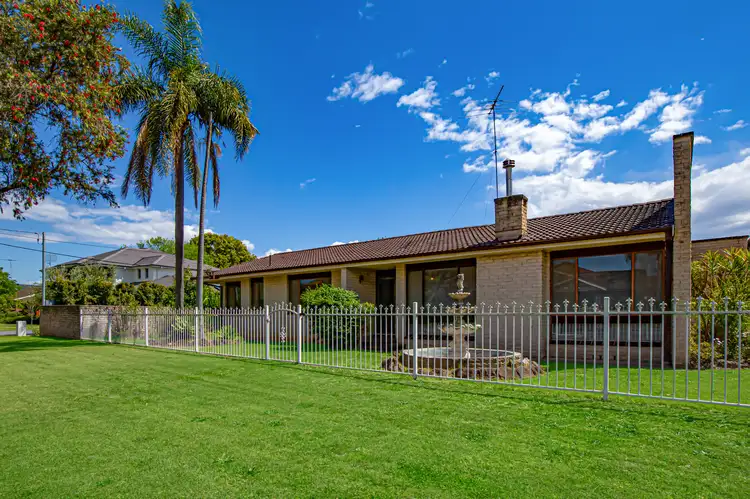2 Chalmers Avenue, Emu Plains NSW 2750